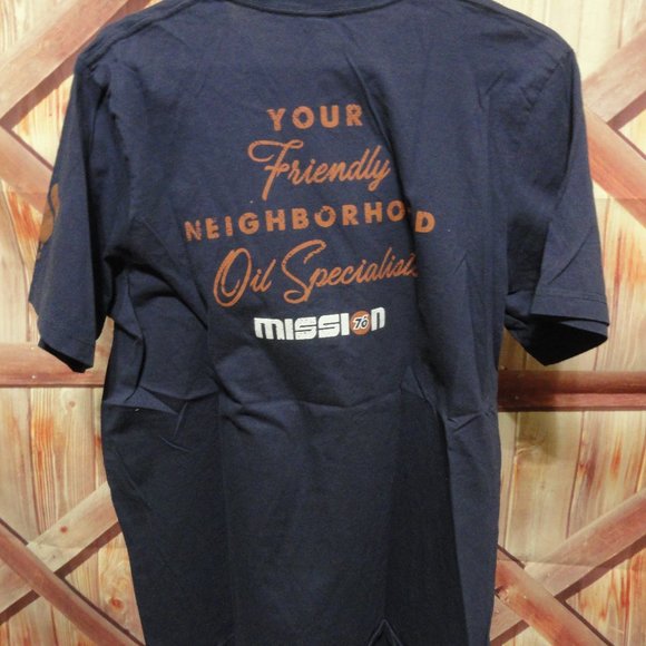 76 Oil company your neighborhood specialest, Graphic T~Nice ~mechanin fan~Soft - Picture 3 of 4